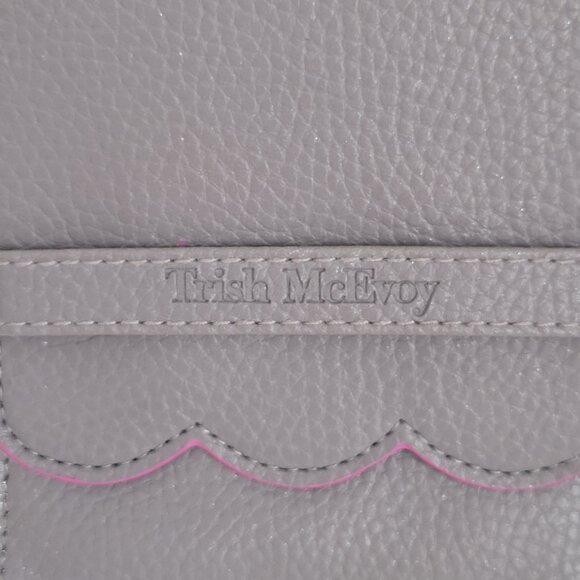 Trish McEvoy Makeup Travel Pouch ONLY Faux Leather from Confidence to Go Line - Picture 3 of 8